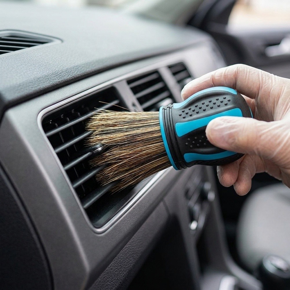 Szczotka do czyszczenia wnętrz – Dirt Brush Interior recenzja i cena